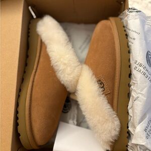 UGG Chestnut Cluggette Sheepskin Slippers with Cream Lining